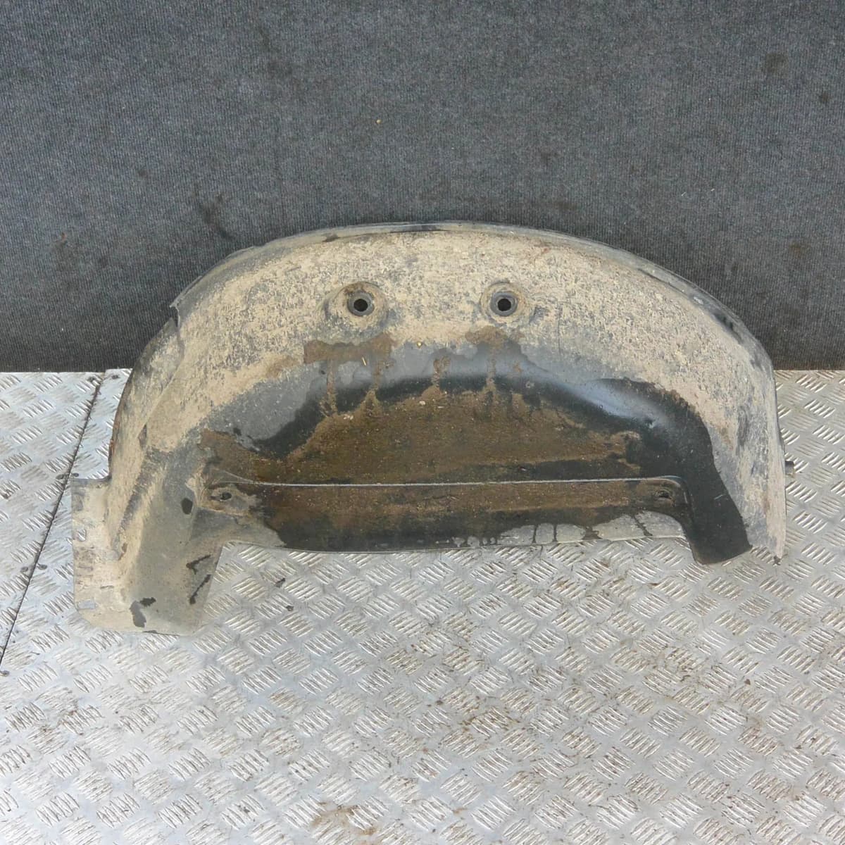 OPEL VAUXHALL VIVARO A Furgon Rear Right Wheel Arch Housing 82000036016 2008