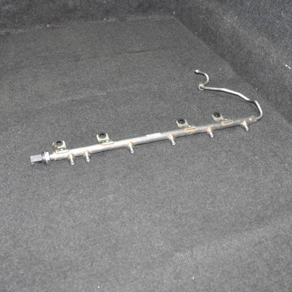 BMW 3 F30 335i Fuel Rail W/ Sensor 7628049 3.0 Petrol 250kw 2013