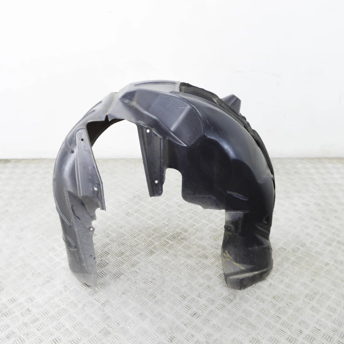 MASERATI LEVANTE SUV M161 Rear Left Arch Liner 670032676 3.0 Petrol 257kw 2023