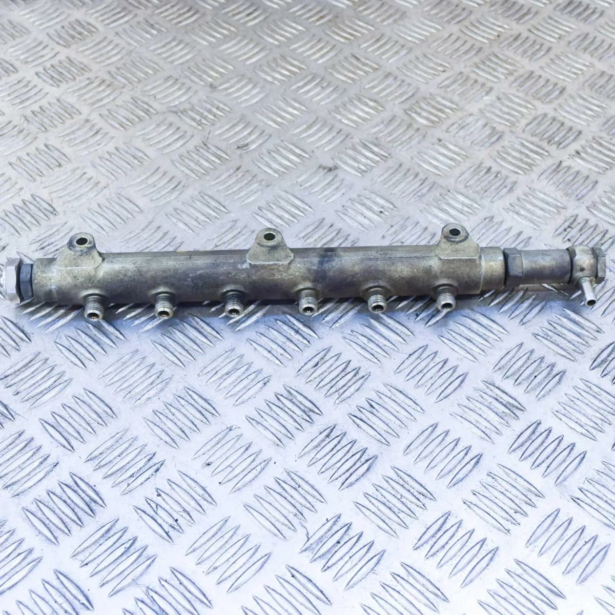 VOLVO S60 MK1 2.4 D 120kW Fuel Rail 0445215010 8658252 2006