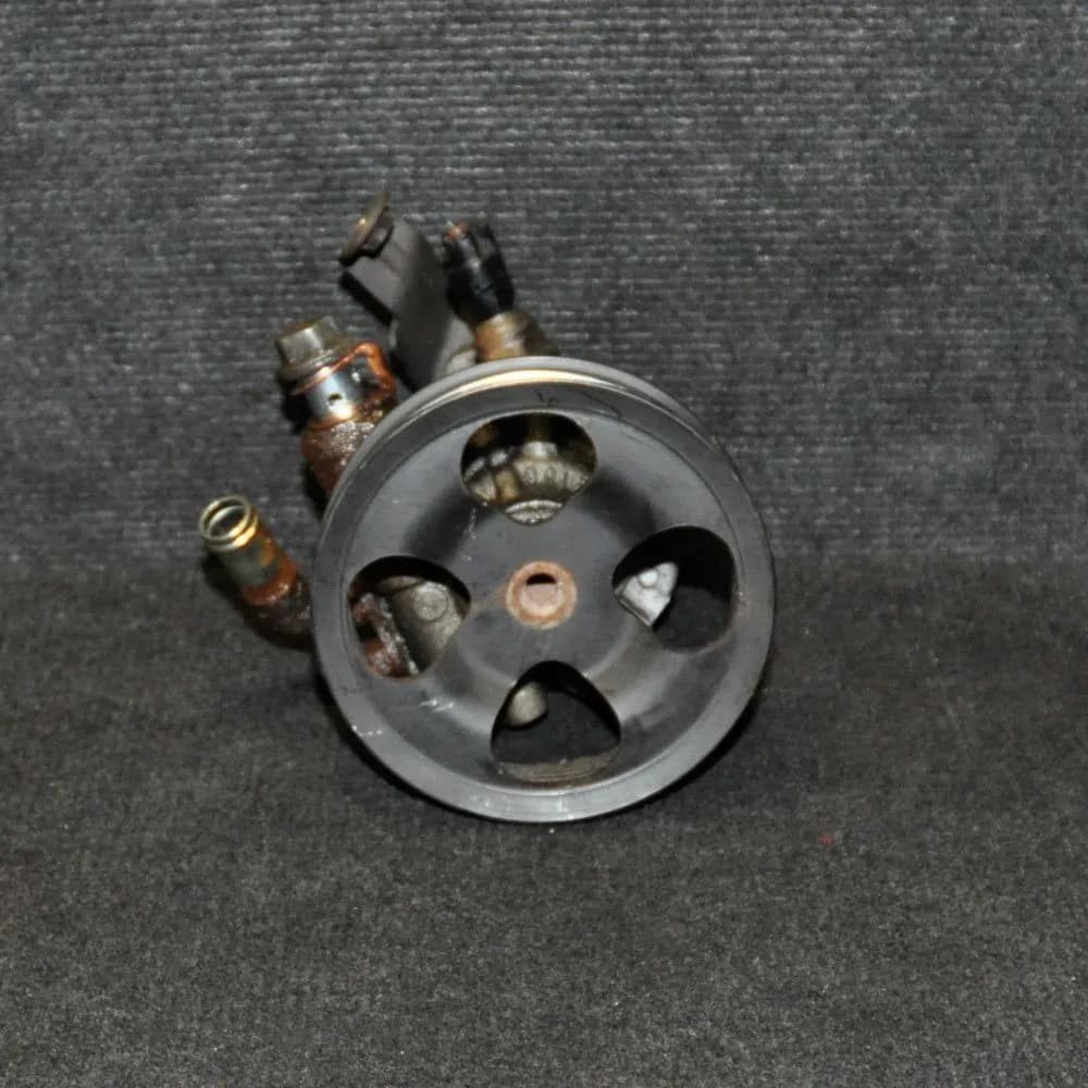 Toyota Avensis T250 Power Steering Pump 2.0 Petrol 108kw 2004