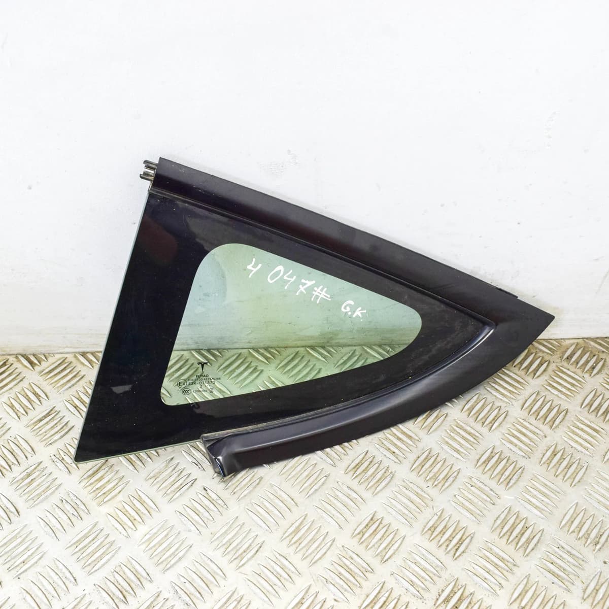 TESLA MODEL 3 Rear Left Quarter Window Glass 1514978-01-B 43R-011570 2023