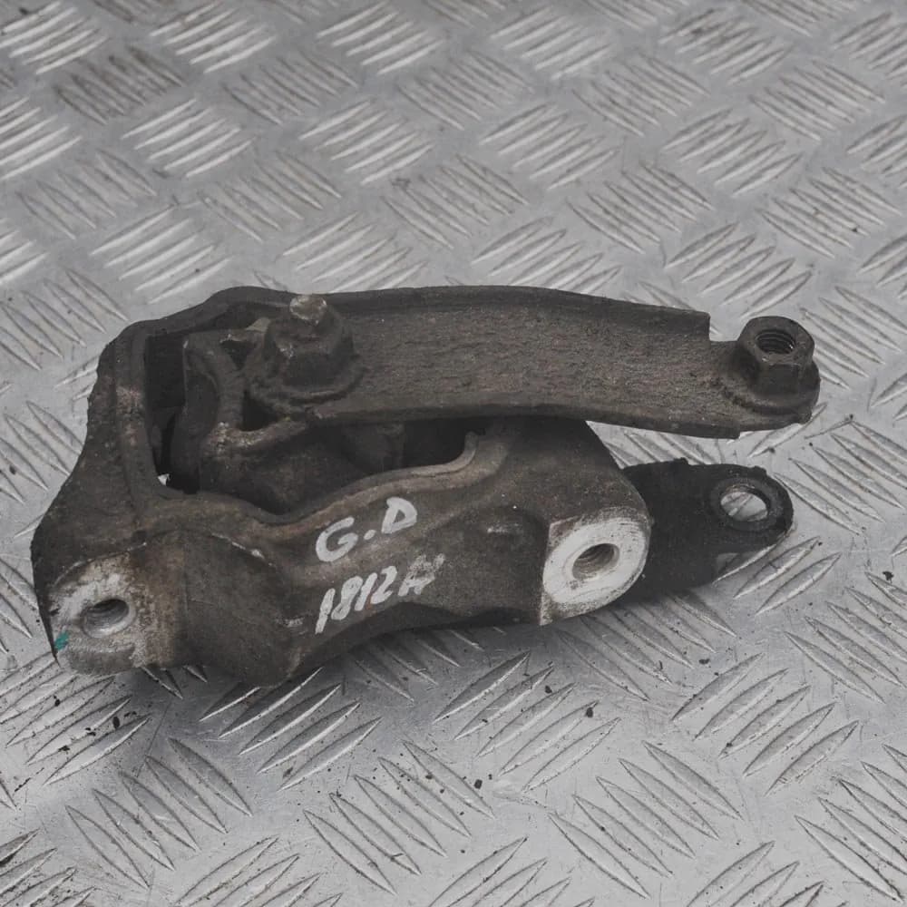 Volvo V60 Right Side Engine Mount Bracket 6G92-6P082-LB MK1 2.4D 158KW