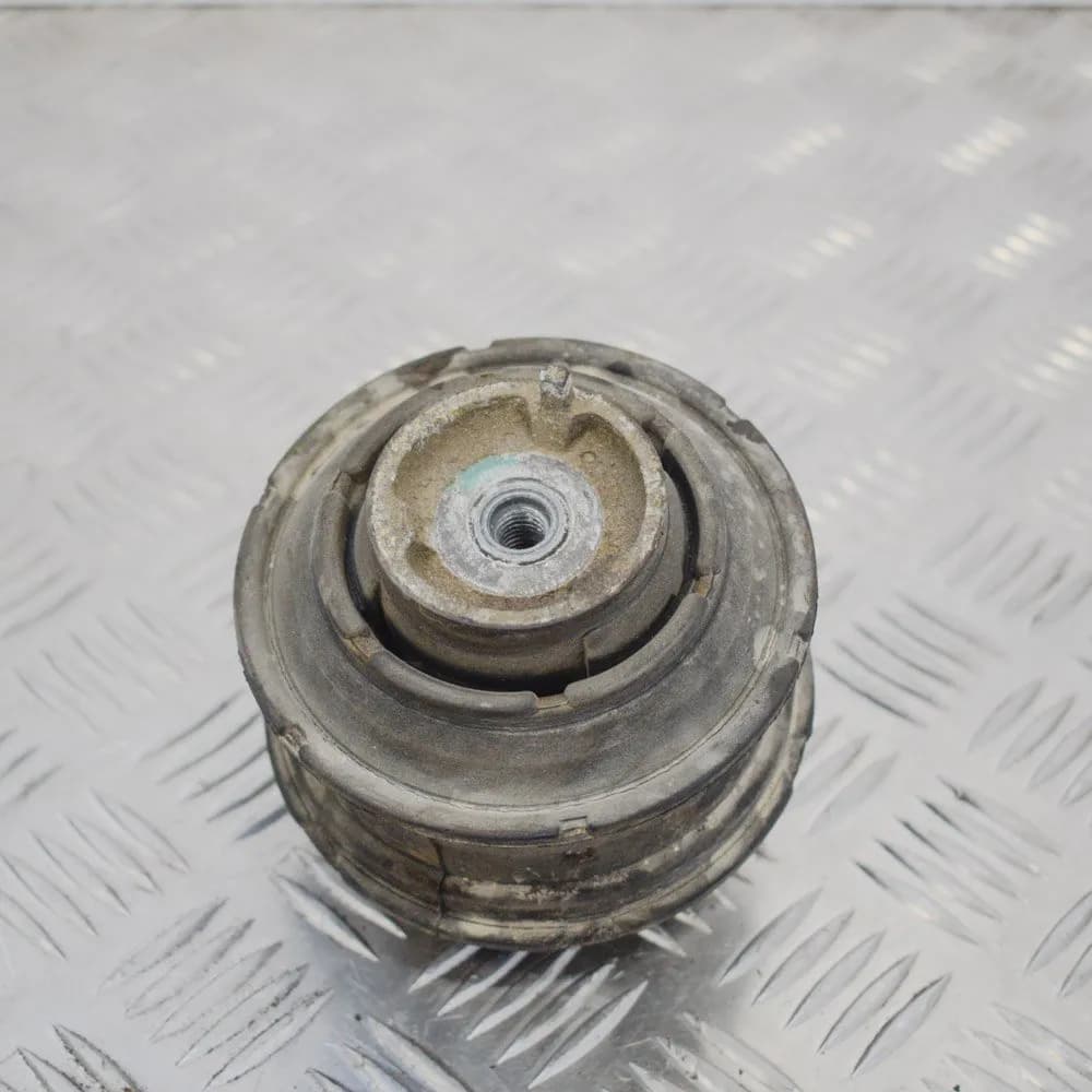Mercedes Benz C Class W203 Left Side Engine Mount 	A2032401917 1.8 Petrol 120KW