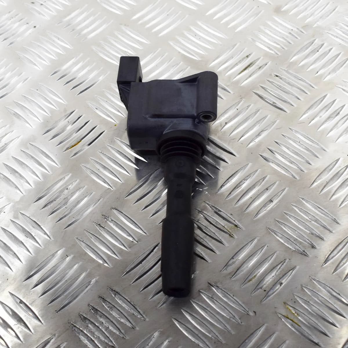 VOLKSWAGEN GOLF MK8 1.5 TSI Bluemotion Engine Ignition Coil 05E905110A 110kw
