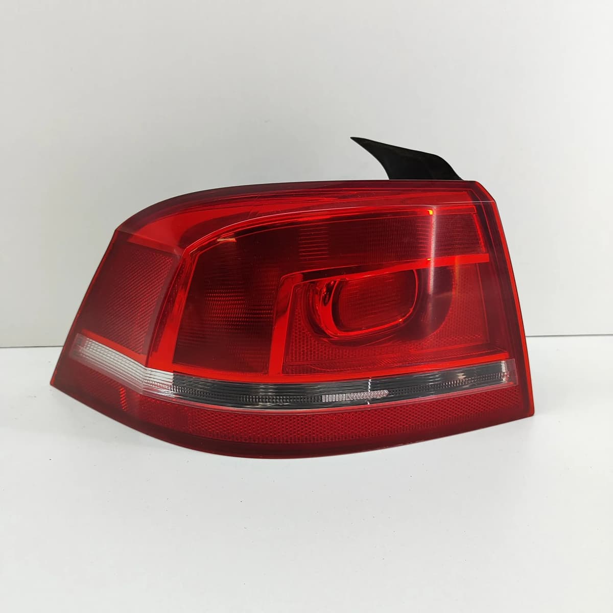 VW PASSAT B7 Rear Left Tail Light RHD 3AE945095F 1.6 Diesel 77kw 2014 21641303