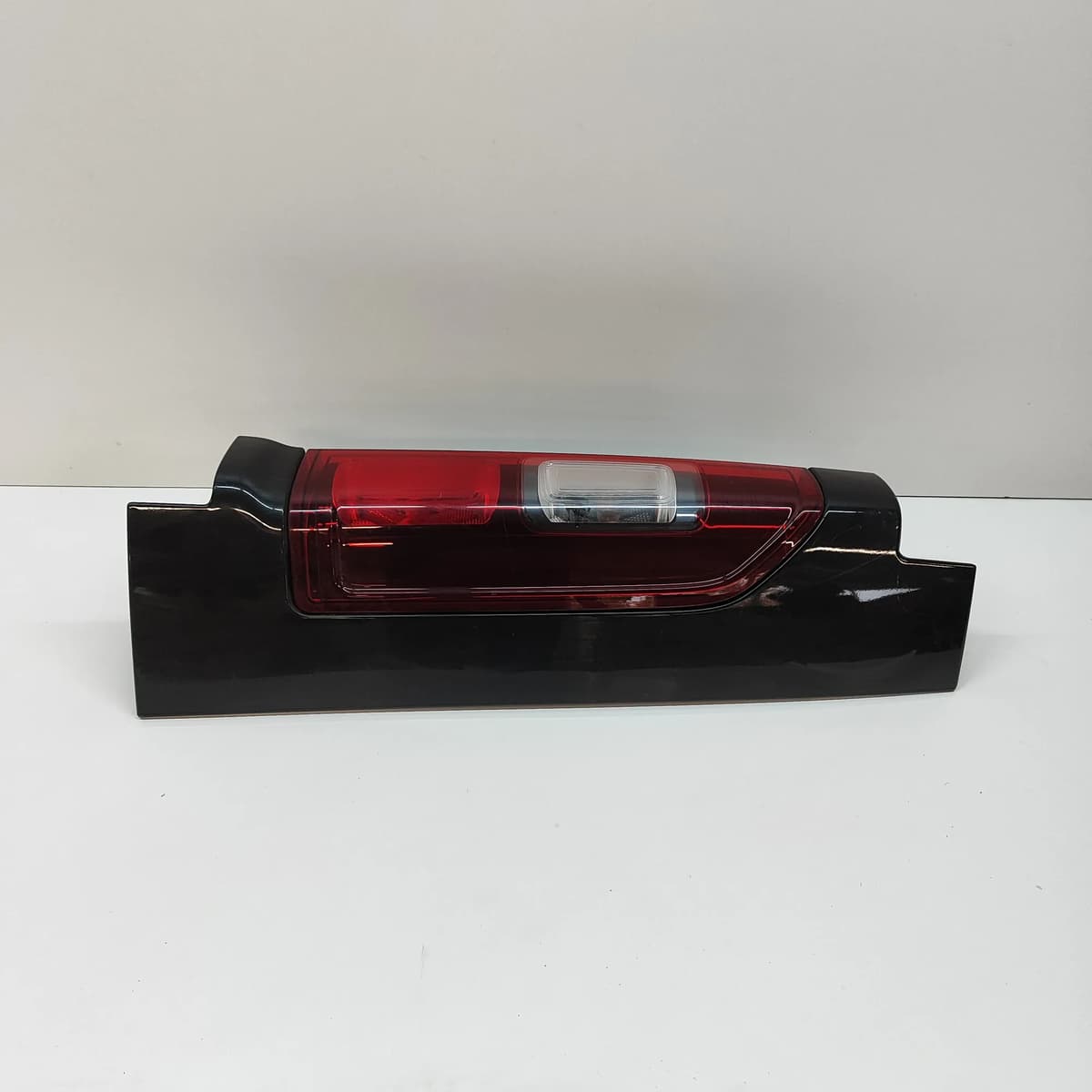 OPEL VAUXHALL VIVARO B Rear Right Taillight RHD 93867969 1.6d 85kw 21672585