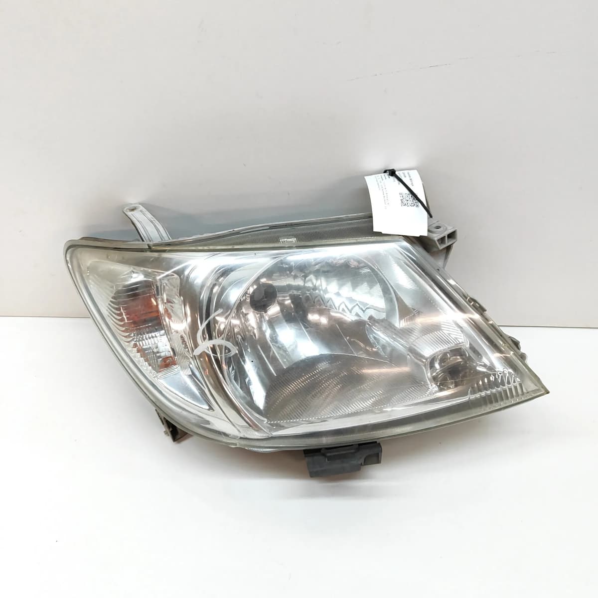 TOYOTA HILUX Mk7 Front Right Headlight LHD 81110-0K080 2008 21870240
