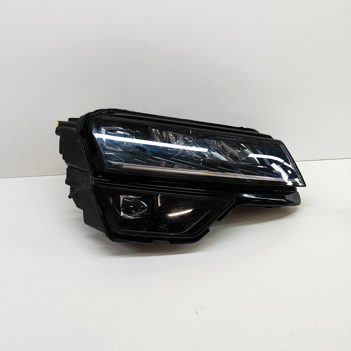 SKODA KAROQ NU7 Front Right Headlight LHD 57A941016F 2018 22267928