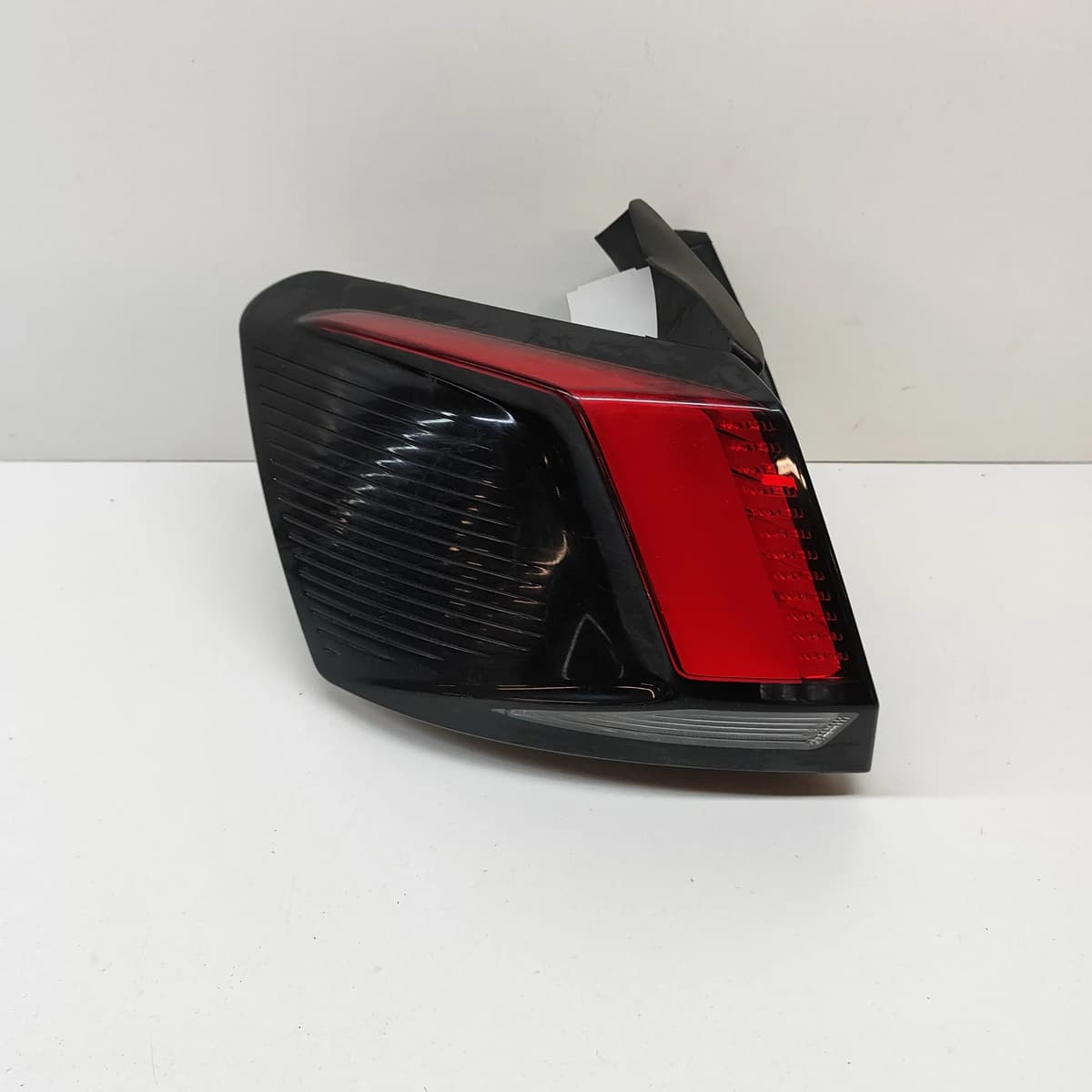 PEUGEOT 3008 SUV Rear Left Tail Light 9810477180 2019 22268045