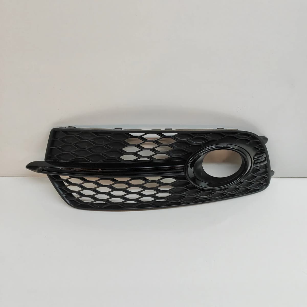 AUDI Q5 8R Front Left Grill 8R0807681R 2.0 Diesel 130kw 2015