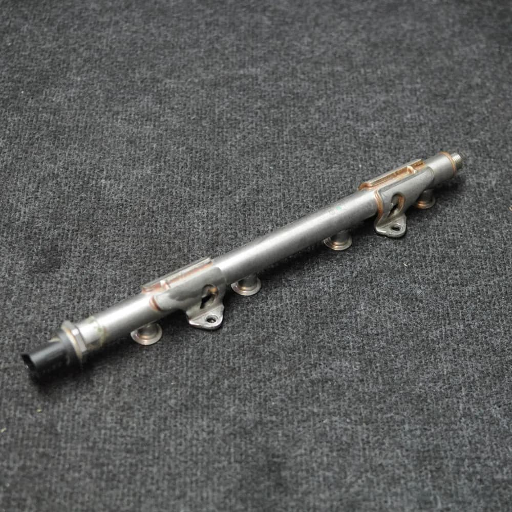 AUDI A3 1.2 Petrol Fuel Rail 04E133320D 8V 2012