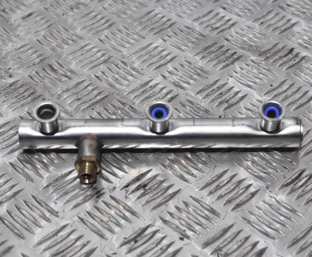 AUDI A5 8F7 Fuel Rail 06E130090F 3.0 Petrol 245Kw Cabrio 2012