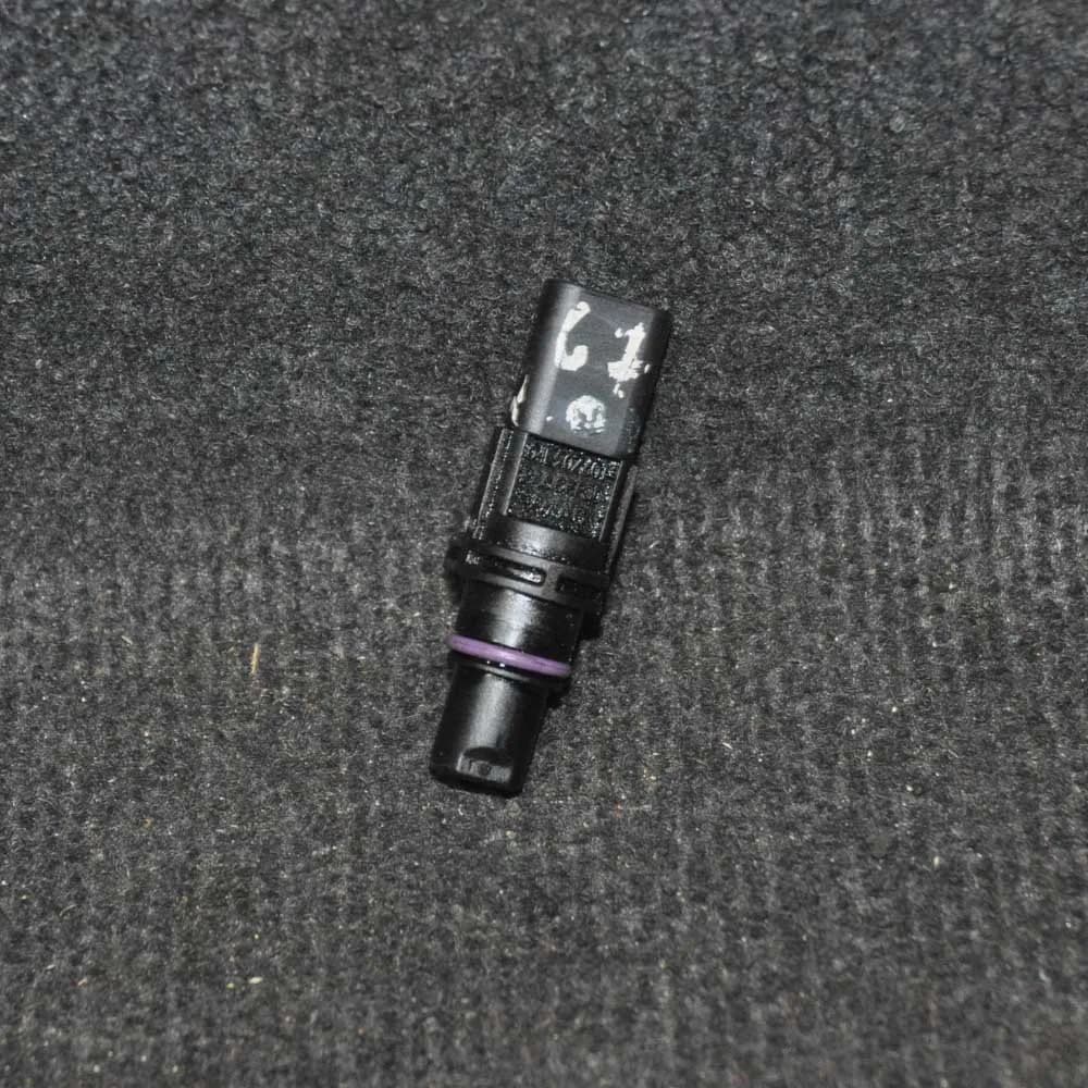 Volkswagen GOLF Mk7 Camshaft Position Sensor 04L907601 2238469