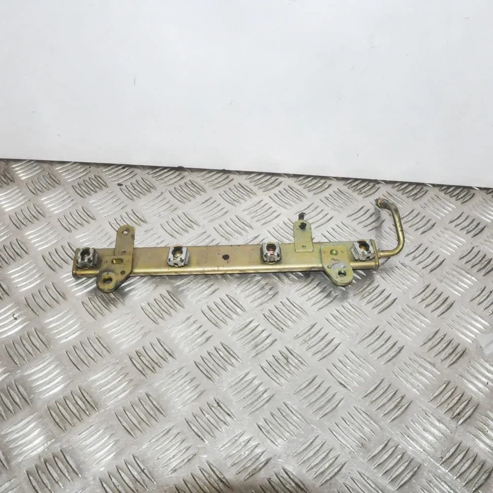 Nissan X-Trail T30 Fuel Rail 2.0 Petrol 103kw 2005