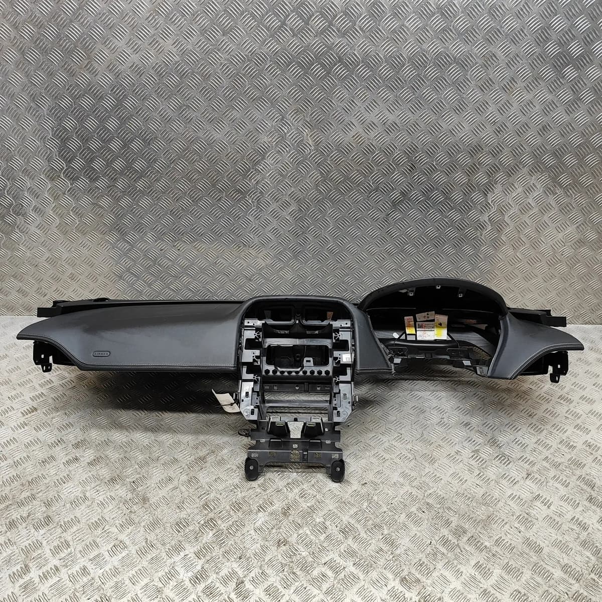 JAGUAR F-PACE X761 Dashboard GX73-043054-AAW 2.0 Diesel 177kw 2017 RHD