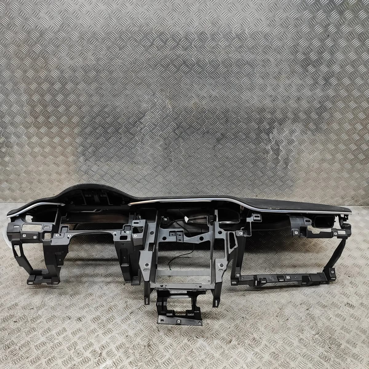 TESLA MODEL X 2016 Dashboard 1004397-11-D