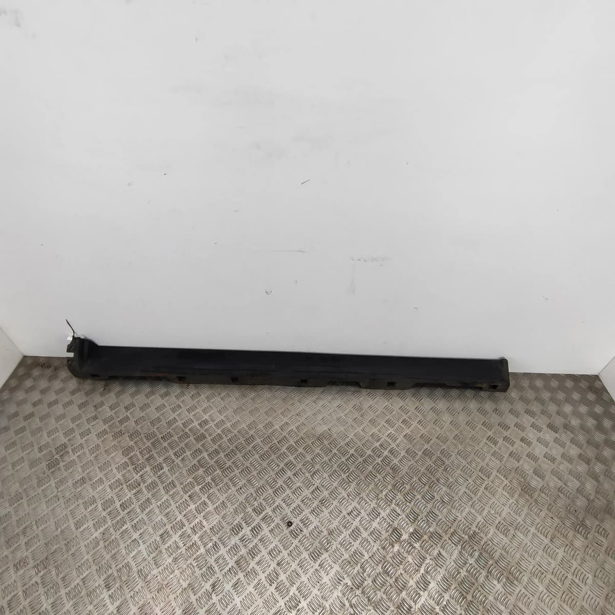 LAND ROVER DISCOVERY SPORT L550 Left Side Plastic Sideskirt Cover LR058524 2.00