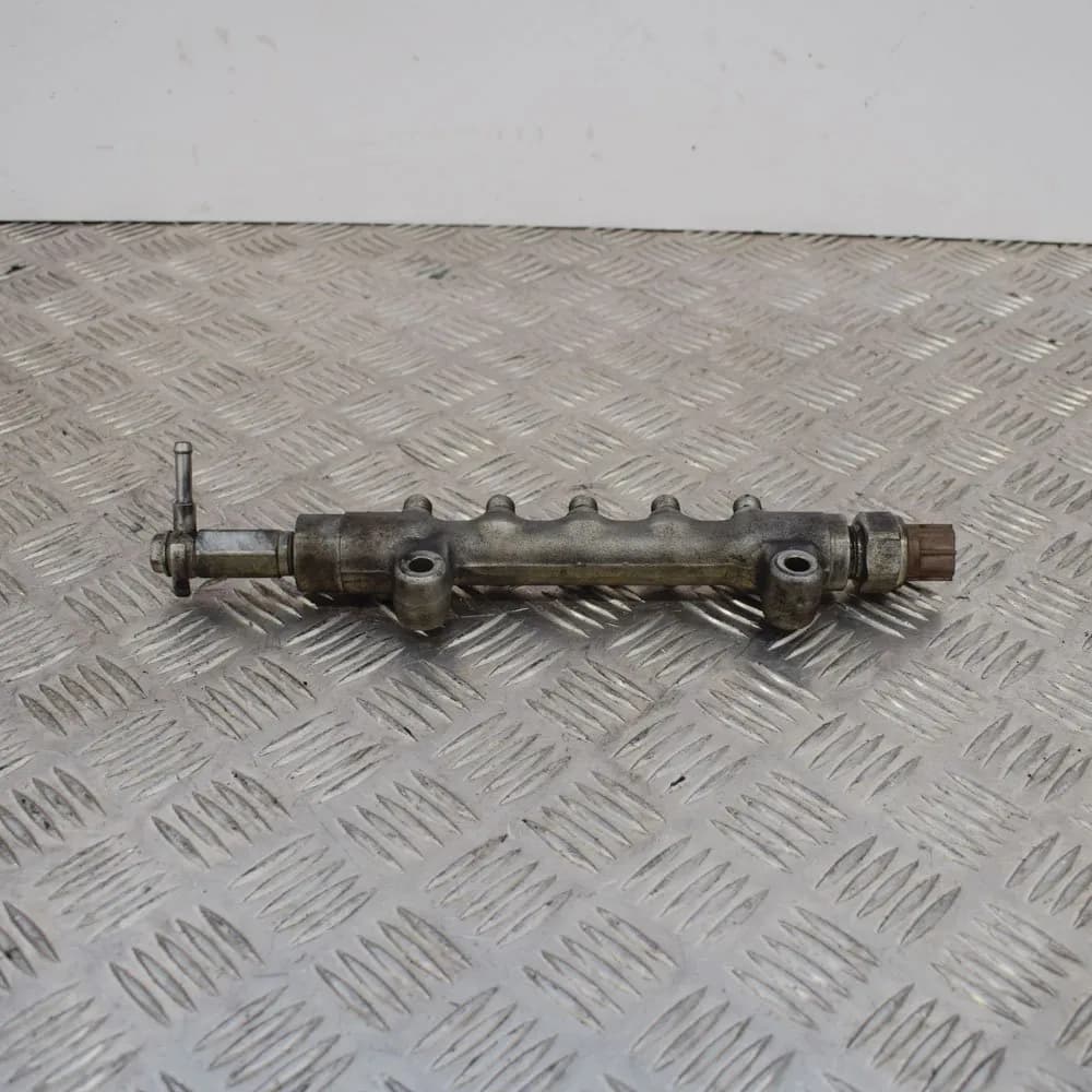 SUBARU LEGACY BP Fuel Rail W/ Sensor 2.0 Diesel 110kw 2009