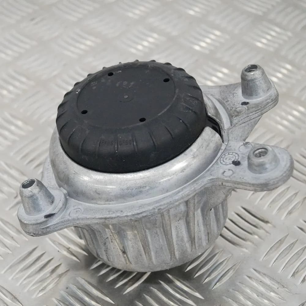 MERCEDES-BENZ C W205 220d Left Side Engine Mount 125kw 2.1 Diesel 2015