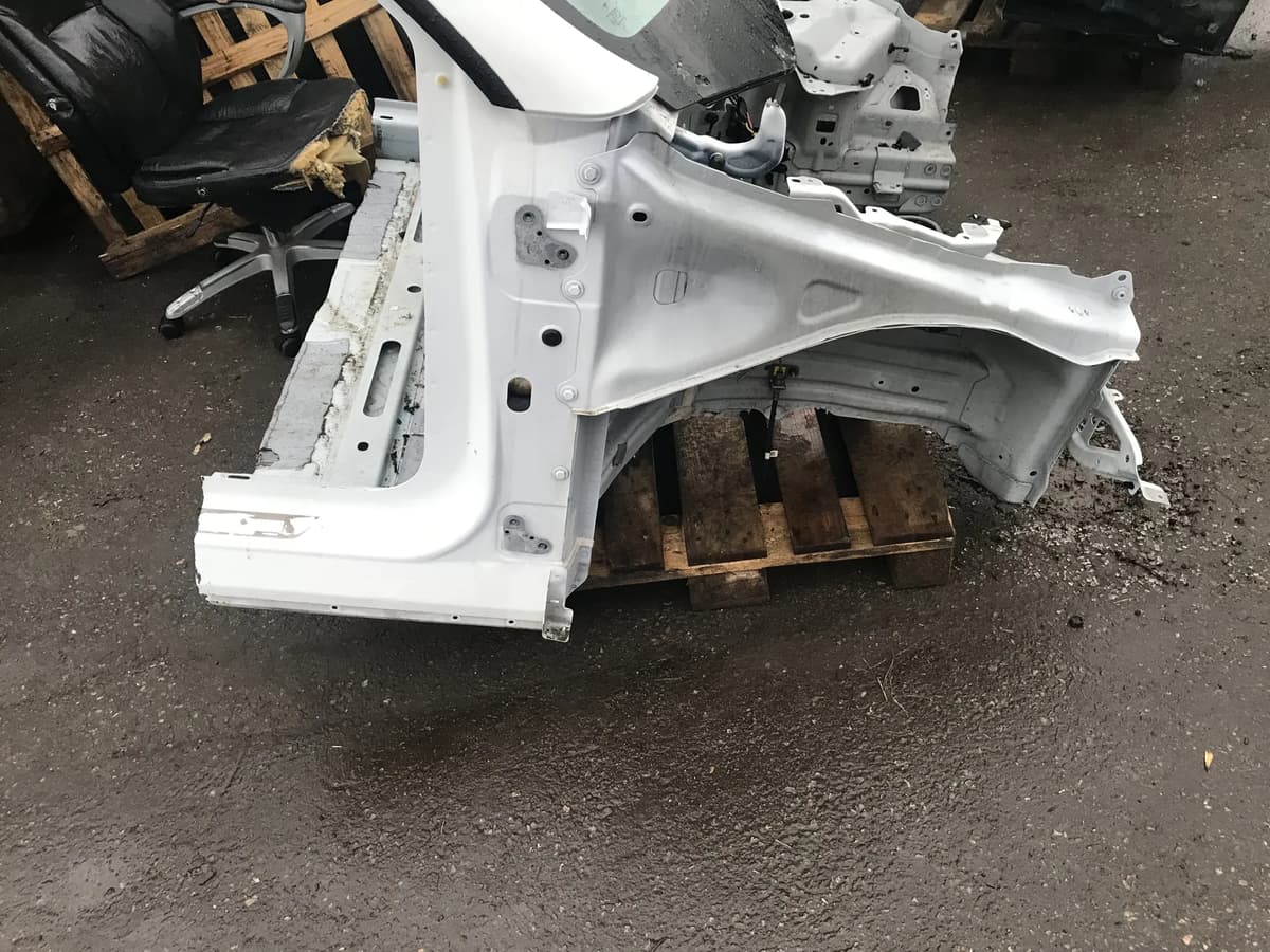 TESLA MODEL Y Front Right Quarter Panel Electricity 340kw