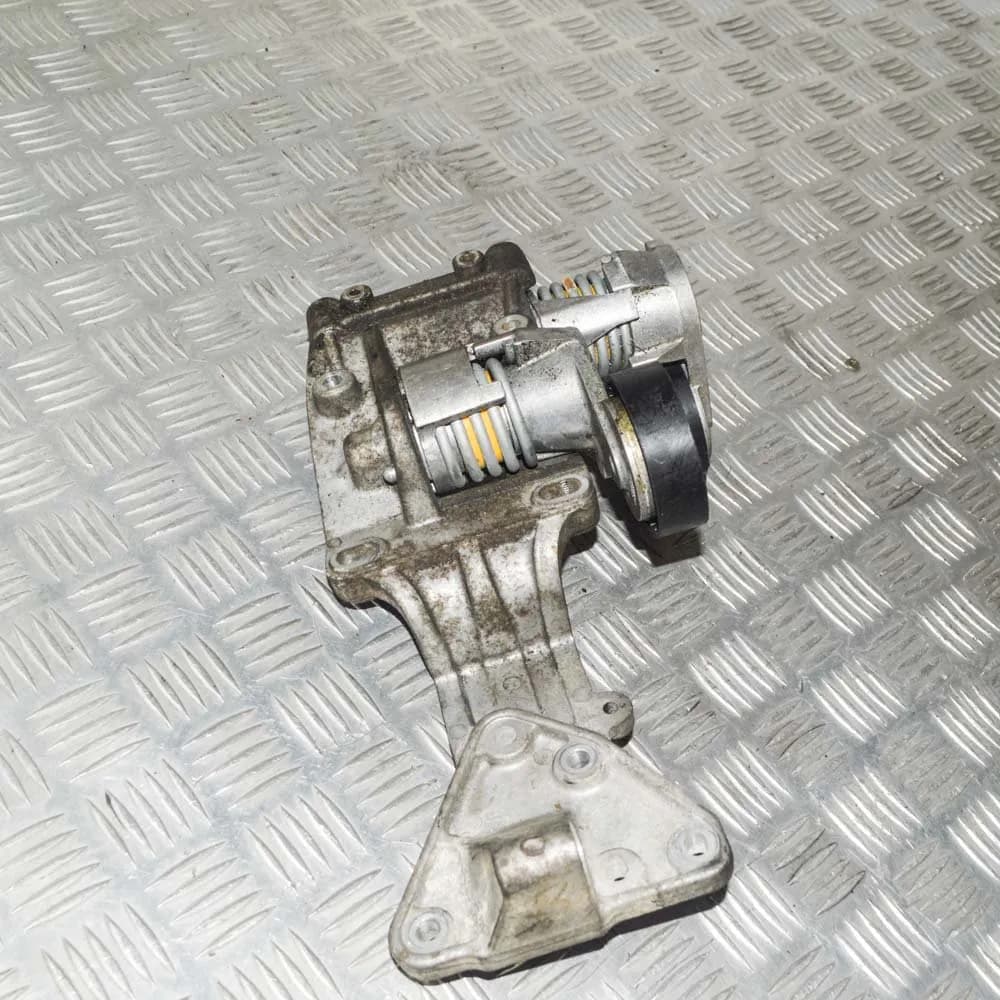 VOLVO C30 D3 Alternator Bracket W/ Belt Tenioner 31251652 2.0 Diesel 110kw 2011