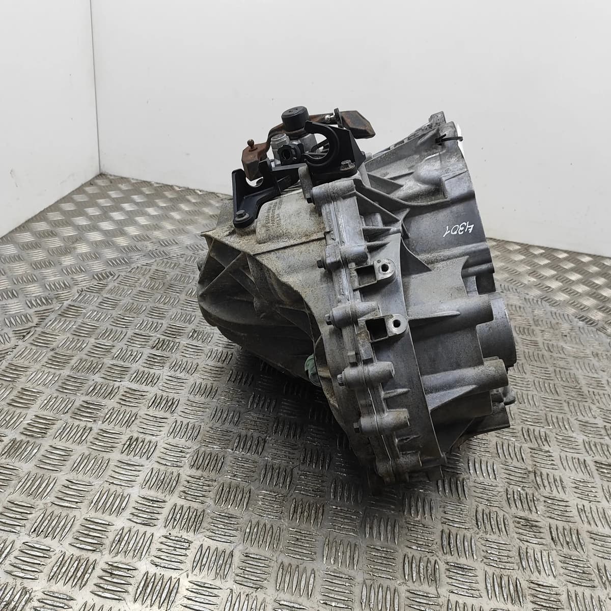 VOLVO XC60 Gearbox MT RFE66R-7F097-AB T1GH4 2.0D 133kw 2015 23570800
