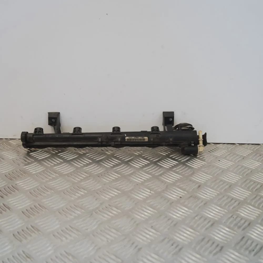 FORD FOCUS III 2012 Fuel Rail