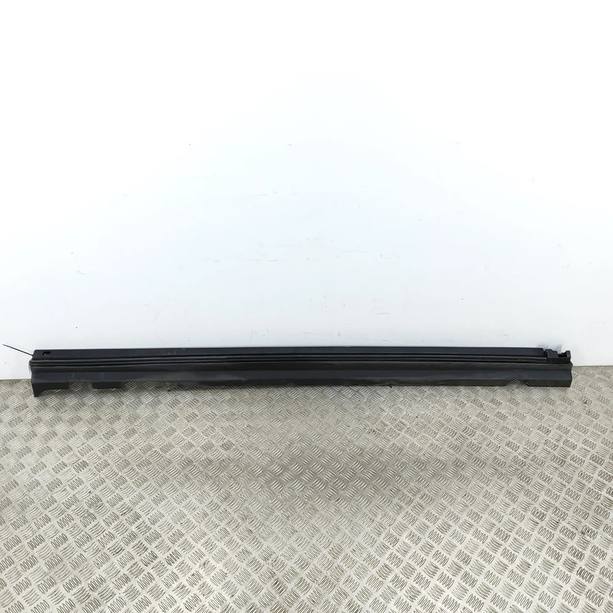 VOLVO XC40 B4 Right Side Plastic Sideskirt Cover 31448224 2023 23841192