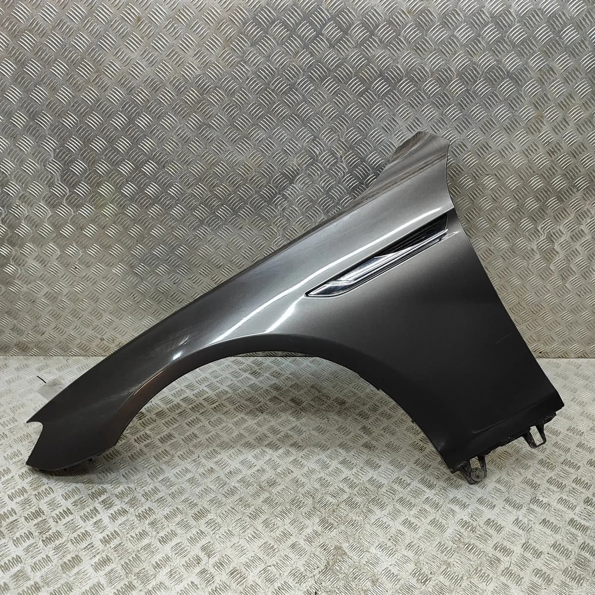 BMW 6 Cabrio F12 2011 Front Left Fender 7230577