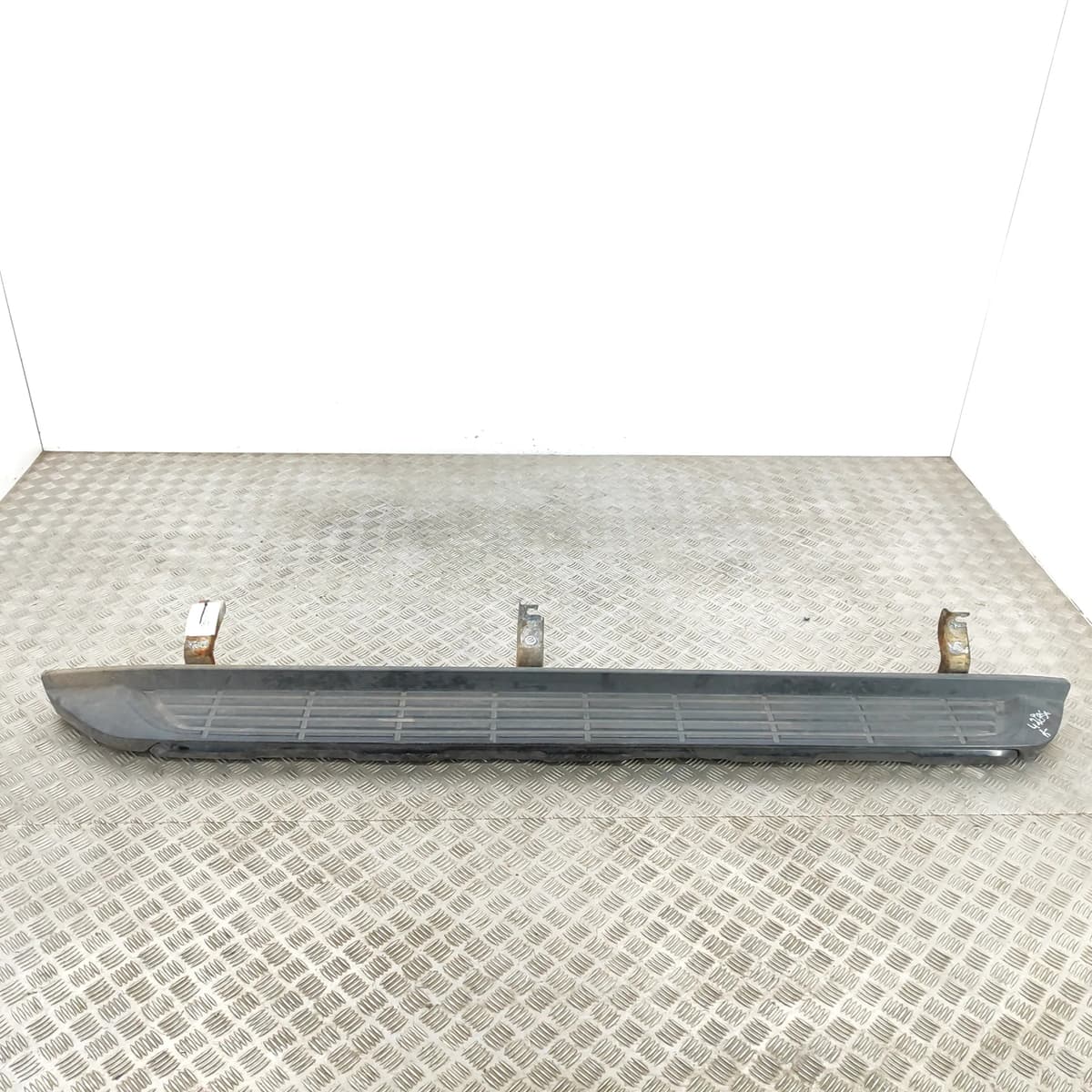 FORD RANGER TKE 2017 Left Side Metalic Sideskirt Cover EB3B-16451-G
