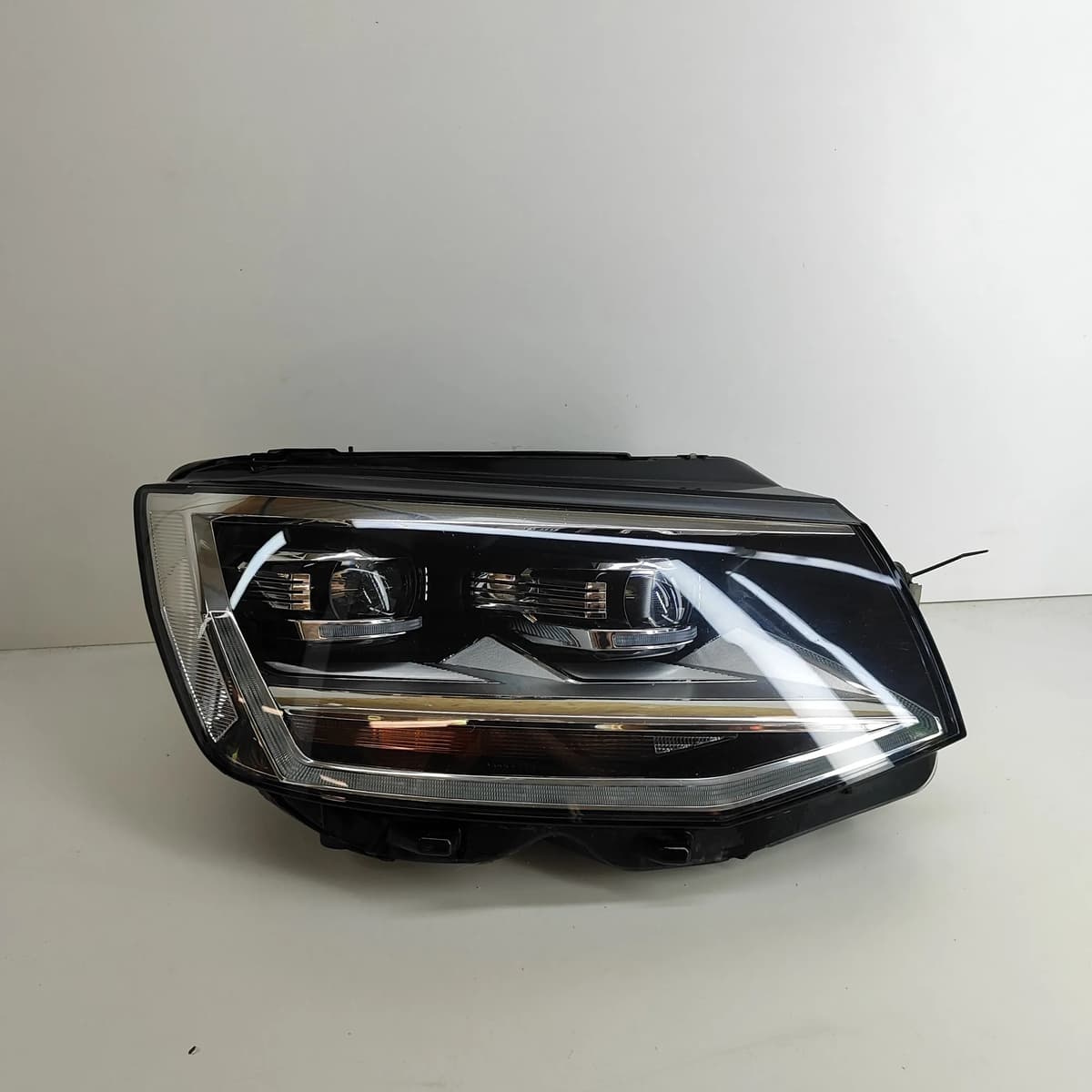 VW TRANSPORTER VI T6 Furgon SGA, SGH 2017 Front Right Headlight 7E1941036