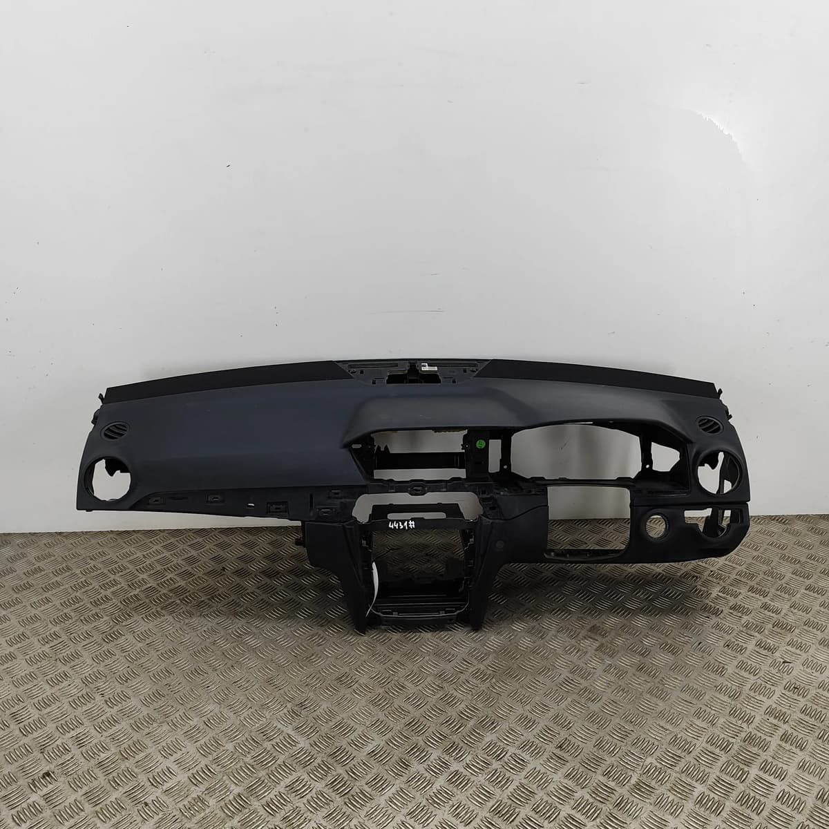 MERCEDES-BENZ C T-Model S204 Dashboard A2046805887 2012 RHD 25043838