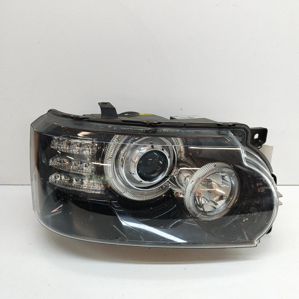 LAND ROVER RANGE ROVER L322 Front Right Headlight CH42-13W029-AA RHD 2012
