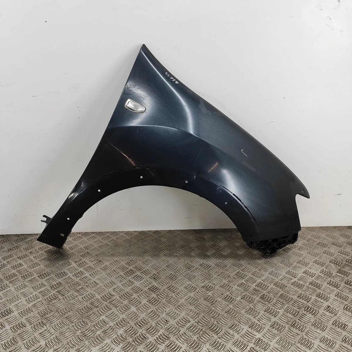 DACIA SANDERO MK2 Kotflügel vorne rechts 631005111R 2017 25318798