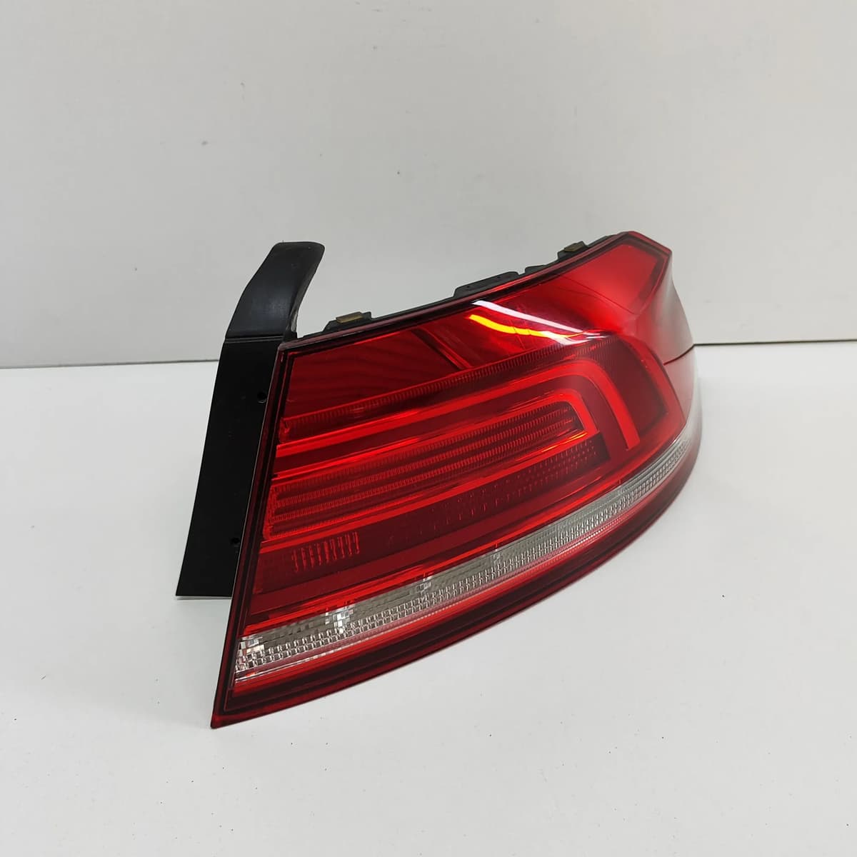 VOLKSWAGEN PASSAT B8 Rear Right Tail Light 3G5945096C 1.6D 2016 RHD 25434525