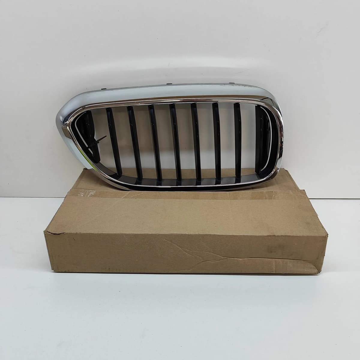 BMW 5 G30 Right Radiator Grille 9626586 2016 25615759