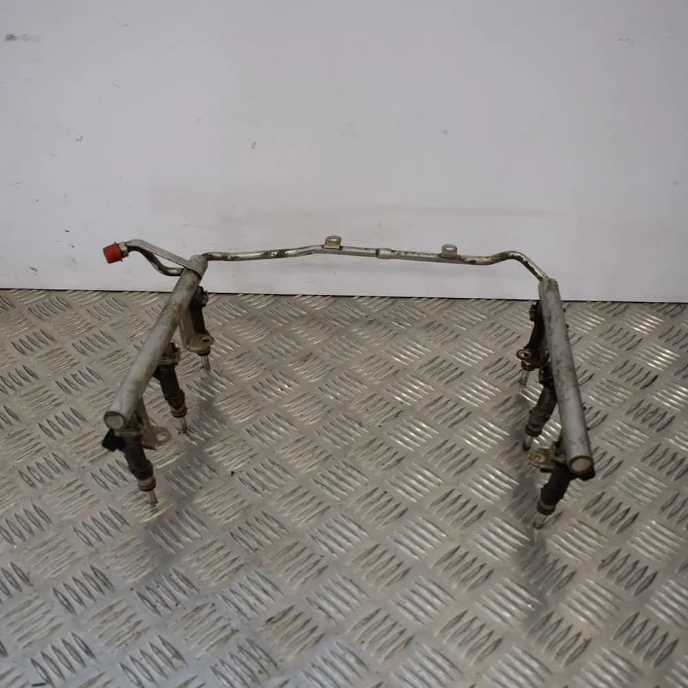 AUDI A6 C6 2.4 Petrol 130kW Fuel Rail w/ Injectors 06E133551 0280158053 2007
