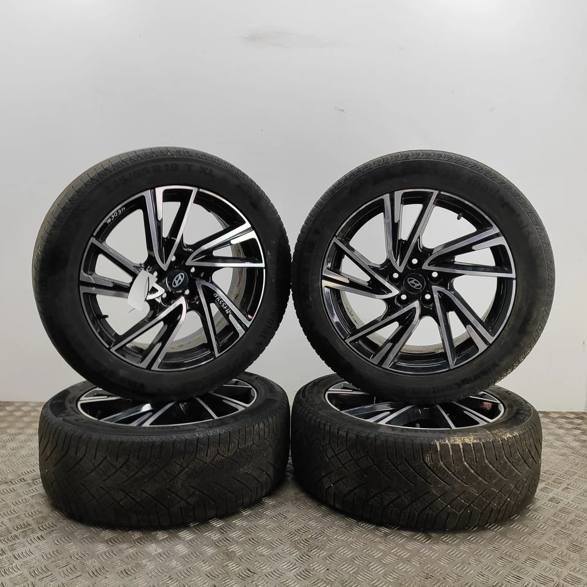 HYUNDAI IONIQ 5 NE Alloy Wheel Set 7.5Jx19 235/55R19 QM011975 2021 Not Original.