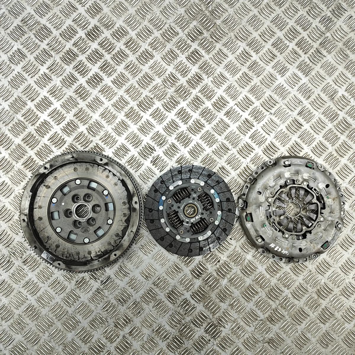 VOLKSWAGEN T-ROC A11 Clutch Kit 05E105266R 1.5 Petrol 110kw 2023 25866474