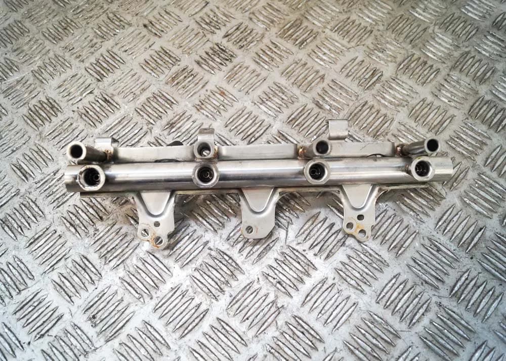 Audi A5 8T Fuel Rail With Sensor 06J133317J 2.0TFSI 155kw 2010