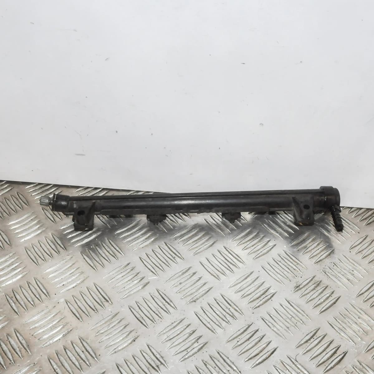 SEAT IBIZA Fuel Rail 6J 1.6 Petrol 77kw 036133320 036133319CA 2010