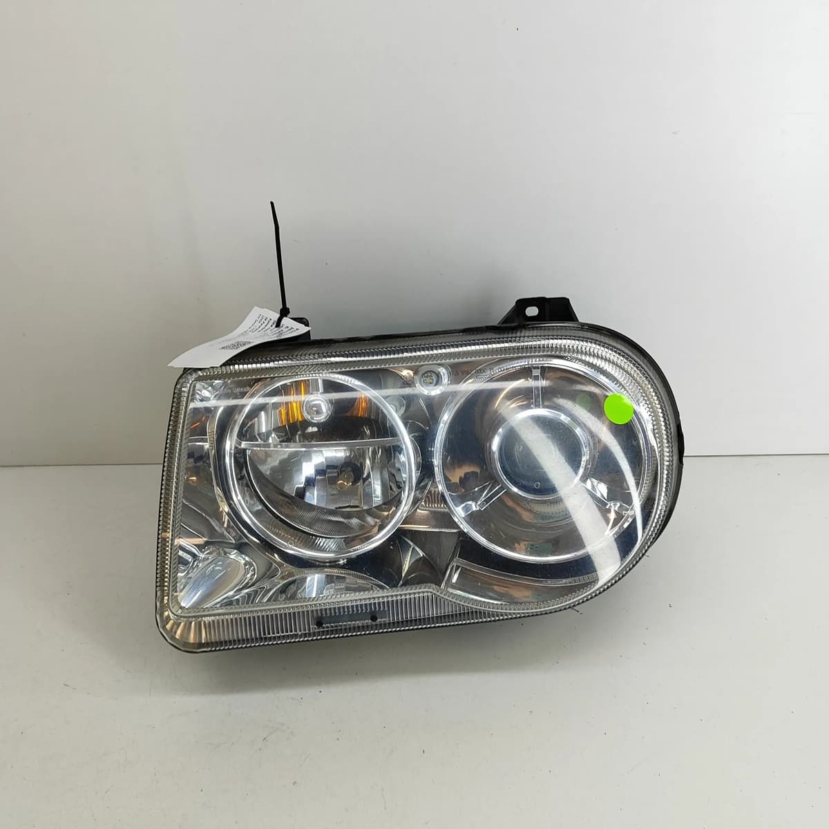 CHRYSLER 300 C MK1 Front Left Headlight 4806167AH 2008 RHD 26280776