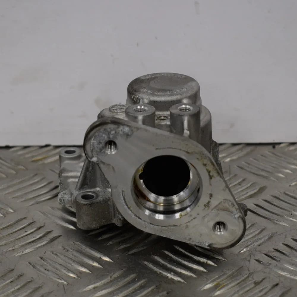 MERCEDES-BENZ GLK-CLASS X204 Fuel Pump Housing  3.5 Petrol 225kw A2760701230