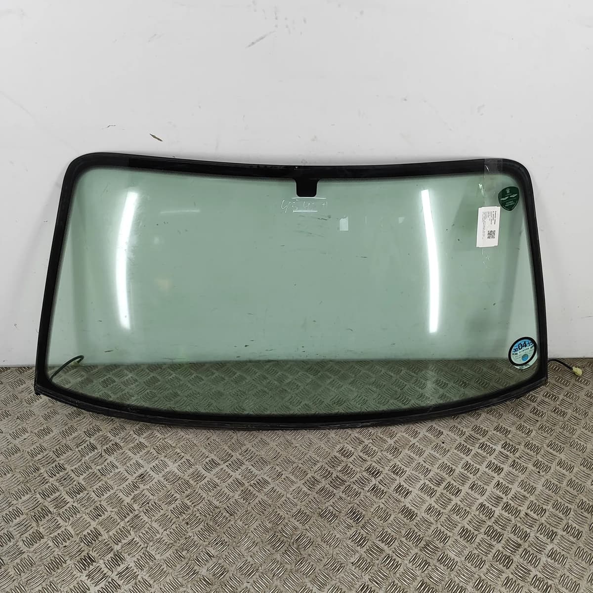 ASTON MARTIN DB7 Coupe 1995 Front Windshield 76-124526-AA