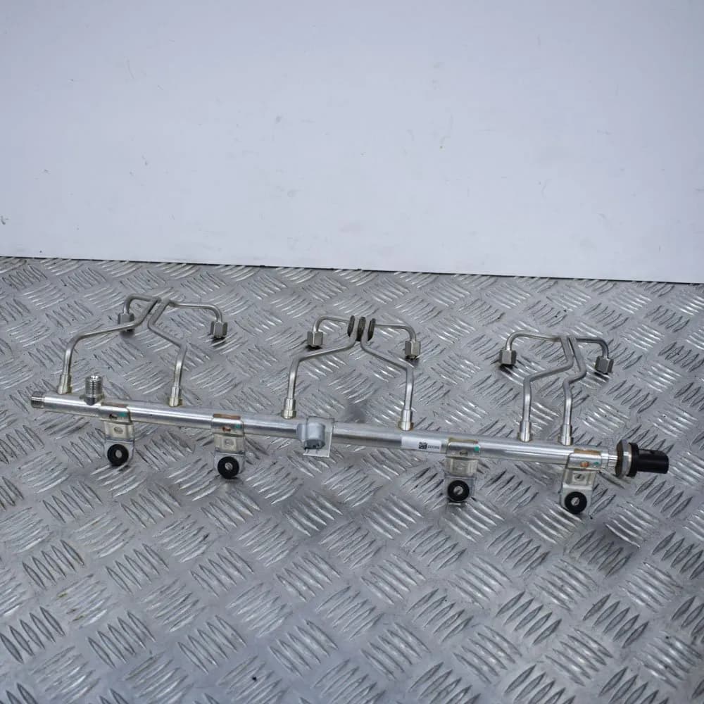 BMW M4 F82 3.0 Petrol 317kW Fuel Rail 7848363 2014