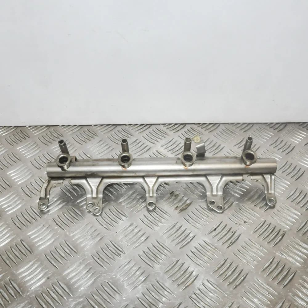 AUDI A4 Fuel Rail B8 1.8 TFSI 118kw 06J133317G 2008