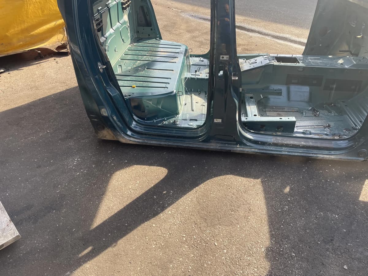VW AMAROK 2H Right Side Sideskirt 3.0 Diesel 190kw 2019 26595623