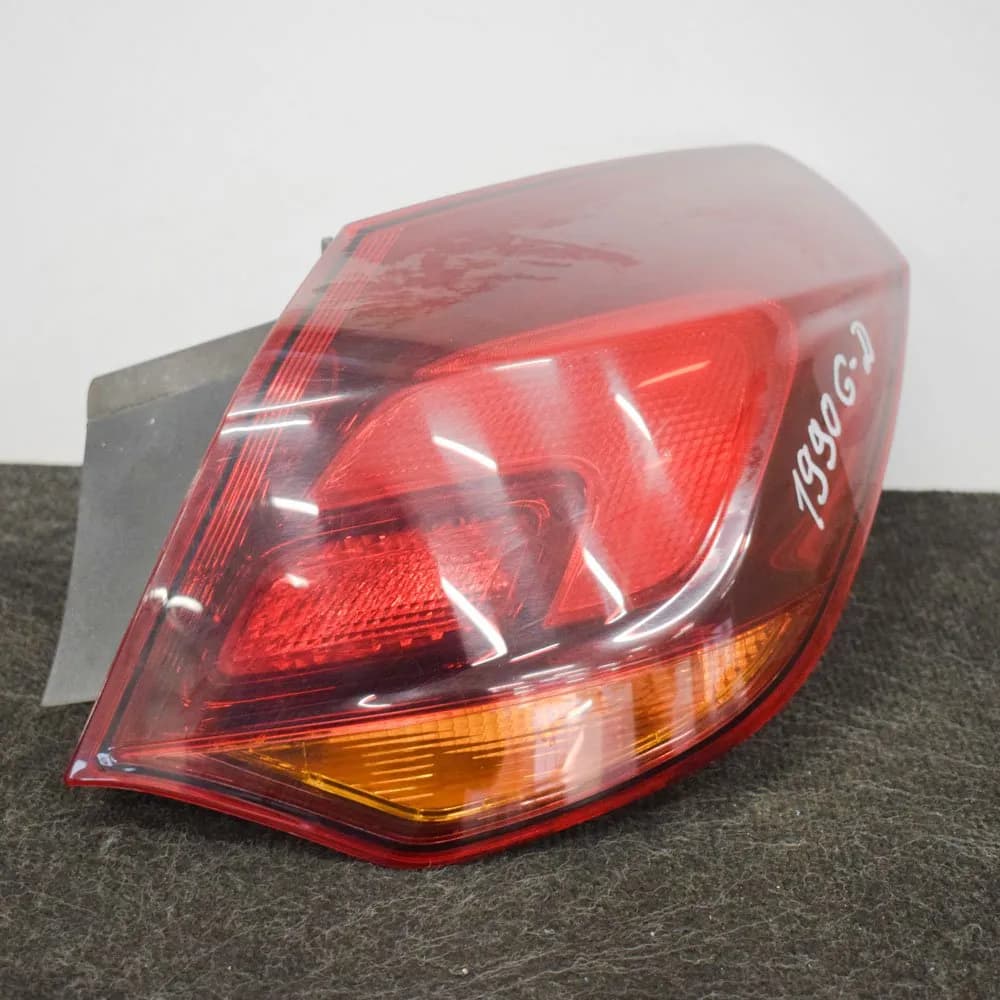 Opel Vauxhall Astra J Taillight Right Side I090098 2011