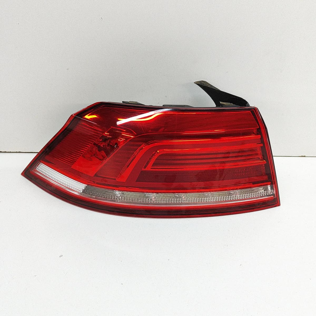 VW PASSAT B8 3G2 2017 Rear Left Tail Light 3G5945095F